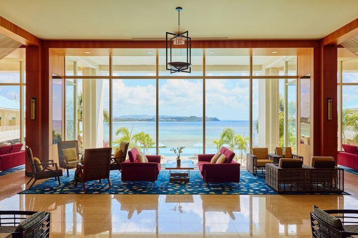 Lounge 194 of 226