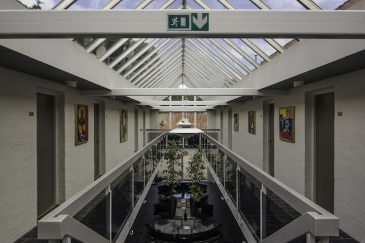 Ballroom/Hall 34 of 49