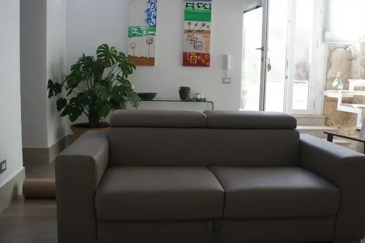 Room 9 of 11