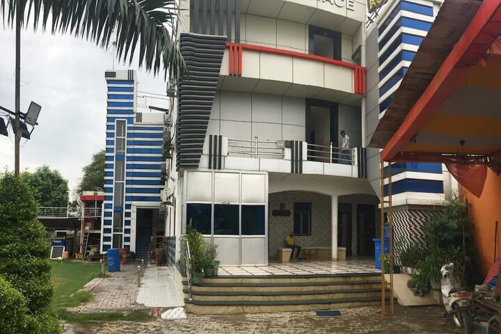Hotel 65 of 75