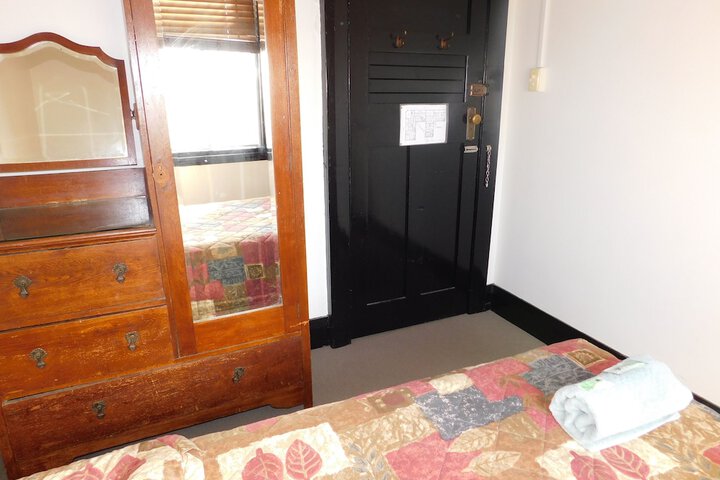 Room 5 of 51