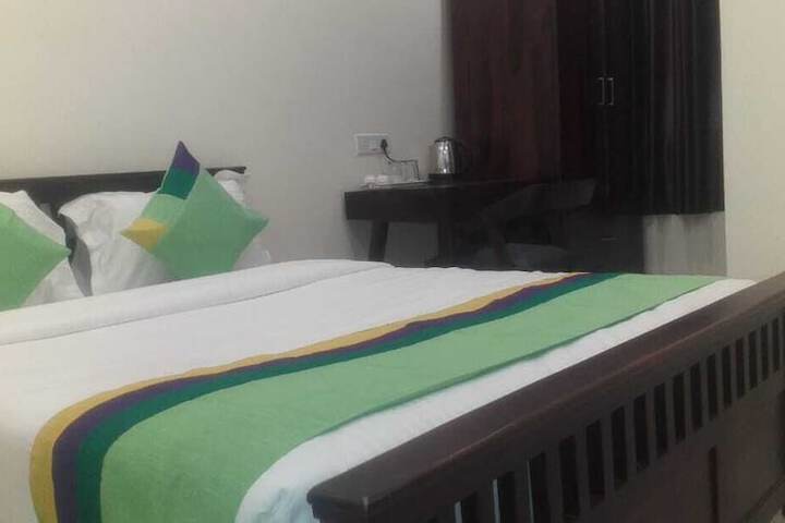Room 2 of 7