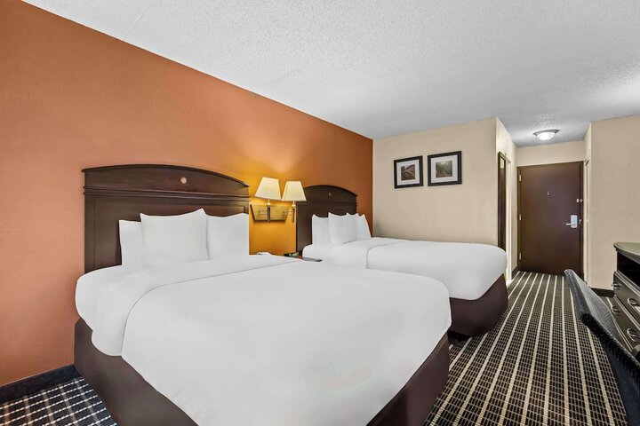 2 Double Beds (2 of 7)