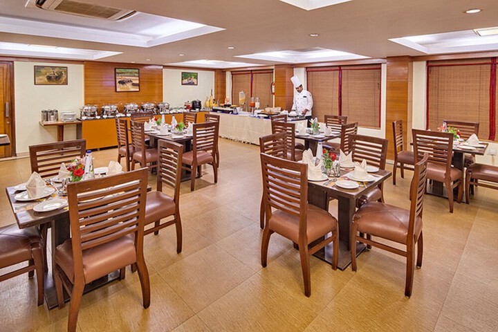 Dining 15 of 43