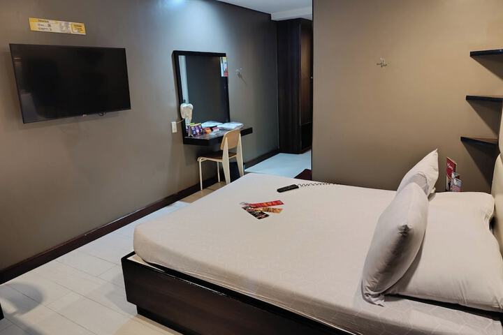 Room 13 of 48