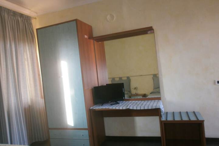 Room 43 of 60