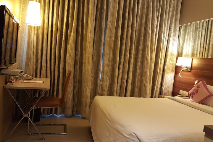 Room 19 of 52