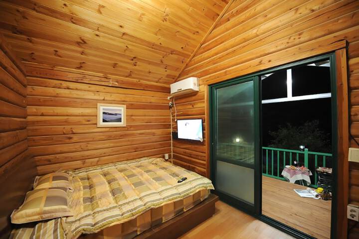 Room 6 of 26