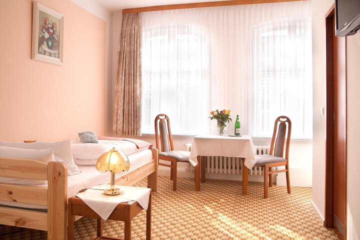 Room 9 of 39