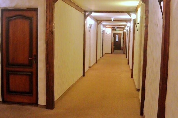 Ballroom/Hall 30 of 34