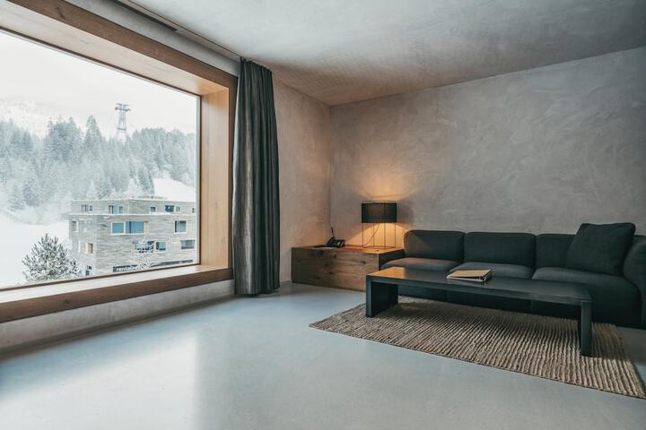 Room 35 of 128