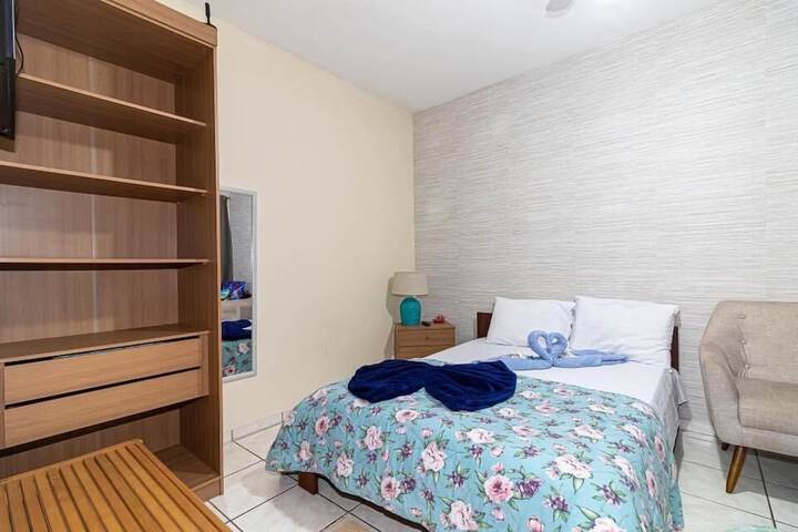 Room 3 of 27