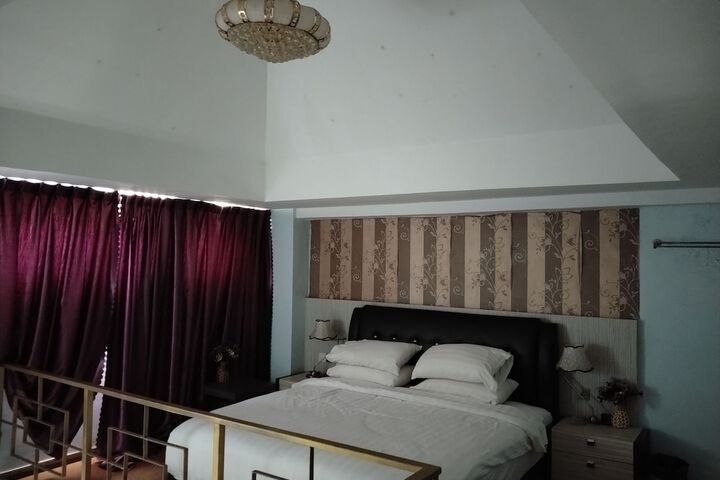 Room 18 of 66