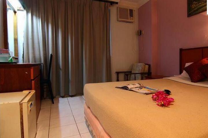 Room 8 of 8