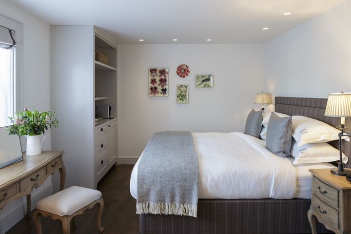 Room 8 of 105