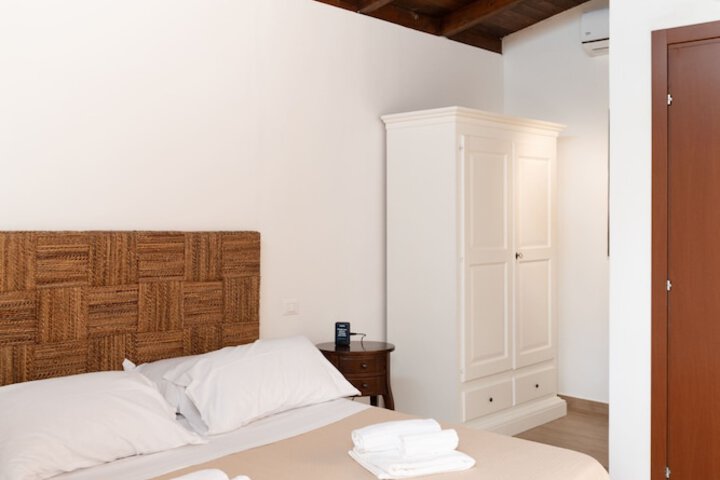 Room 9 of 46