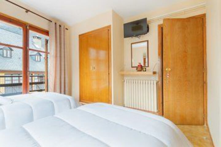 Room 53 of 63