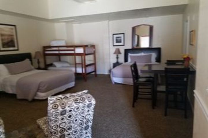 Room 9 of 20