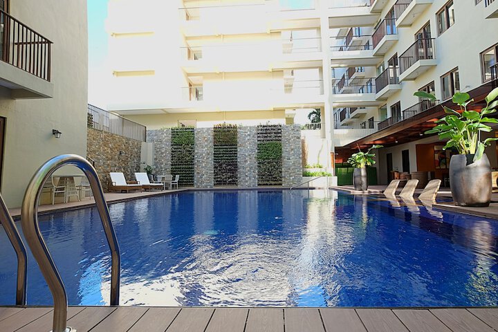 Pool 42 of 76