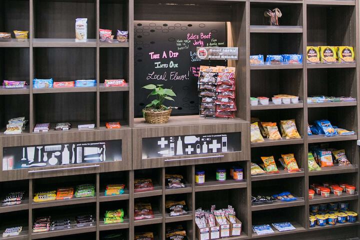 Snack bar