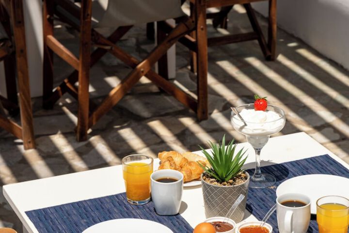 Breakfast/Coffee Service 82 of 98