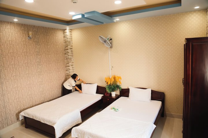 Room 12 of 26