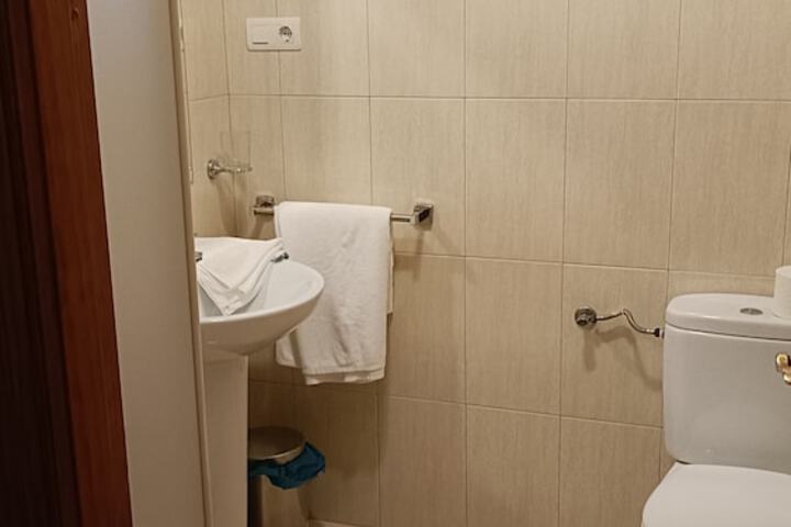 Room 19 of 38