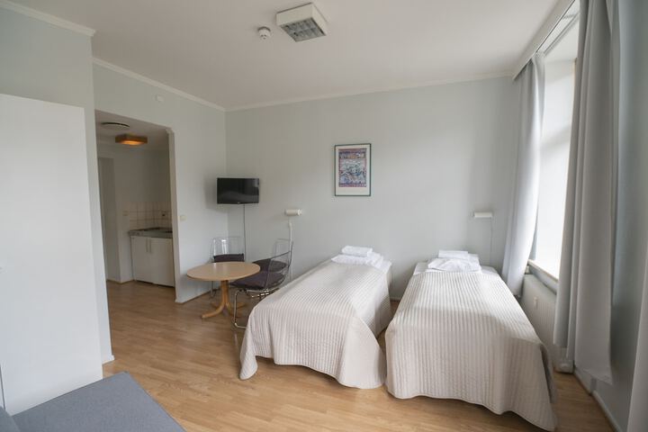 Room 9 of 60