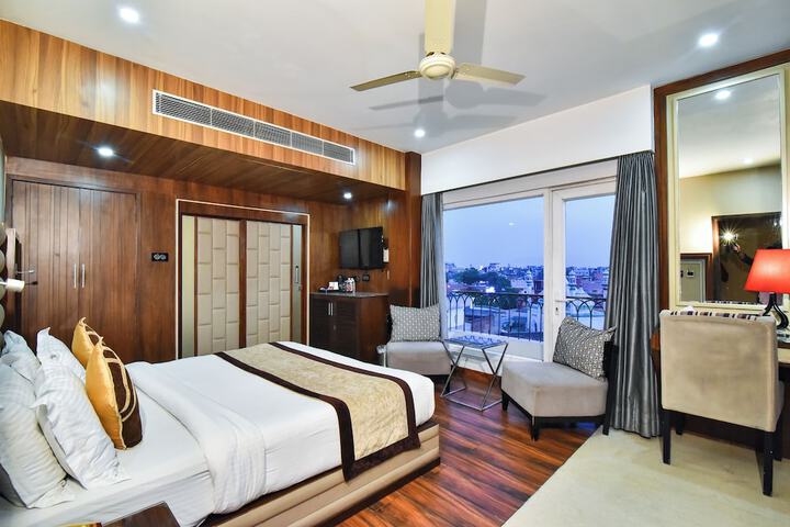 Room 7 of 61