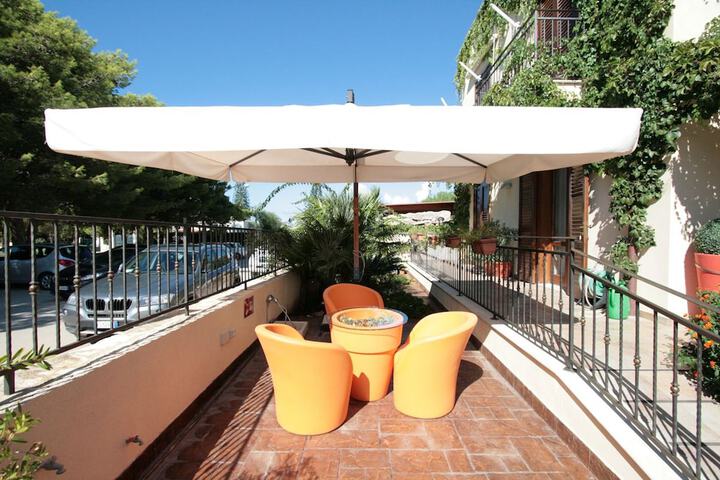 Terrace/Patio 27 of 34