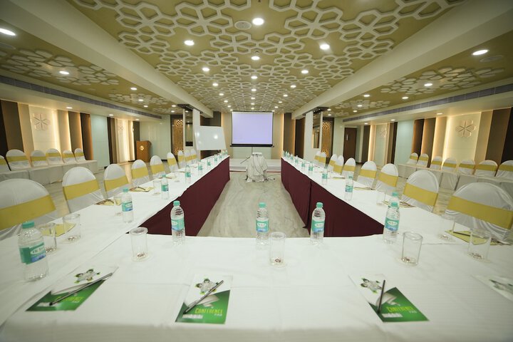 Ballroom/Hall 14 of 17
