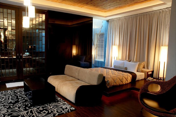 Room 9 of 49