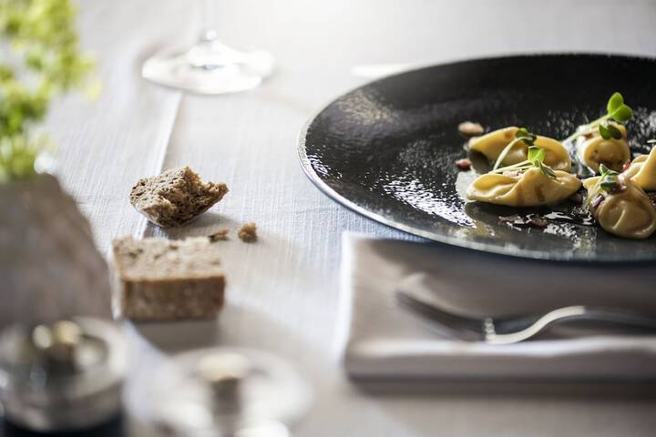 Dining 95 of 127