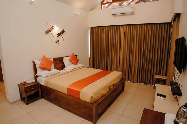 Room 26 of 147
