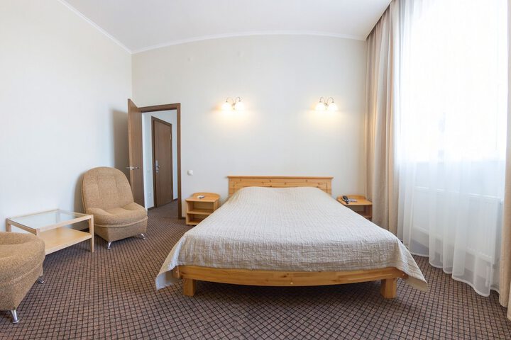 Room 17 of 80