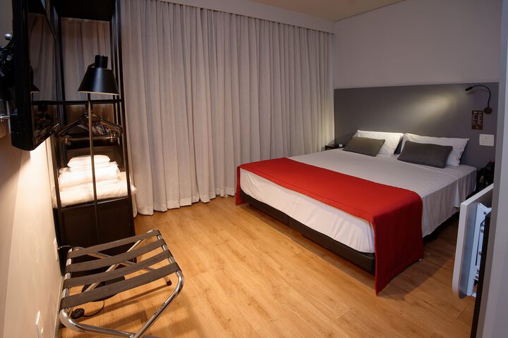 Room 16 of 48