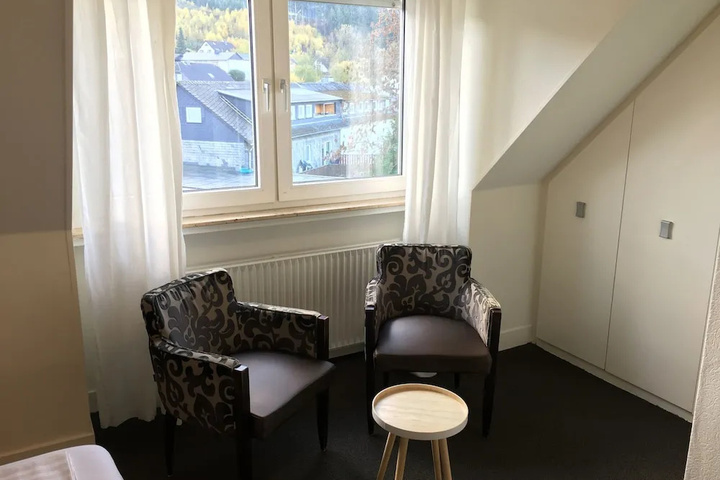 Room 4 of 22