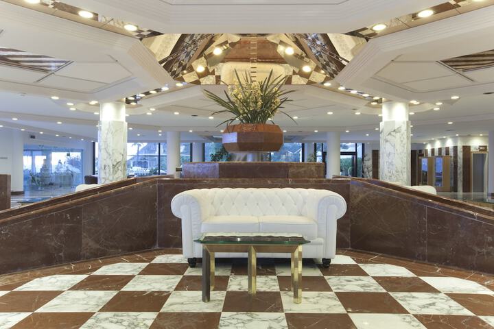 Hotel 4 of 143