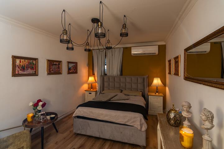 Room 3 of 32