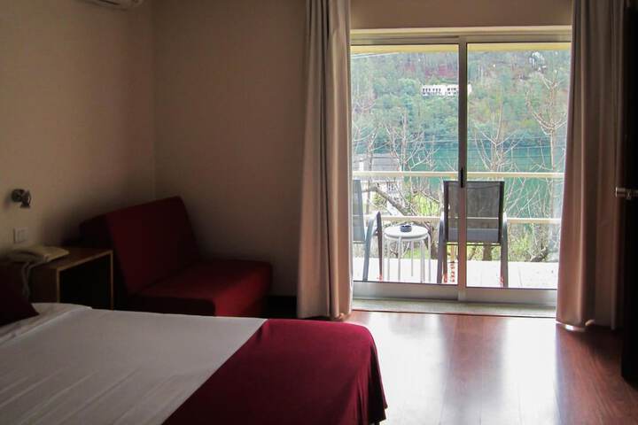 Room 17 of 63