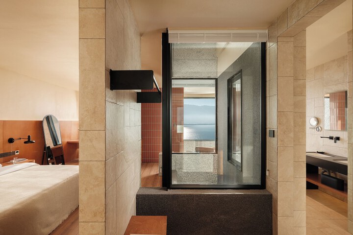 Room 84 of 169
