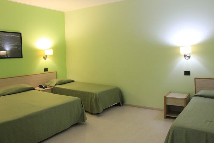Room 9 of 37