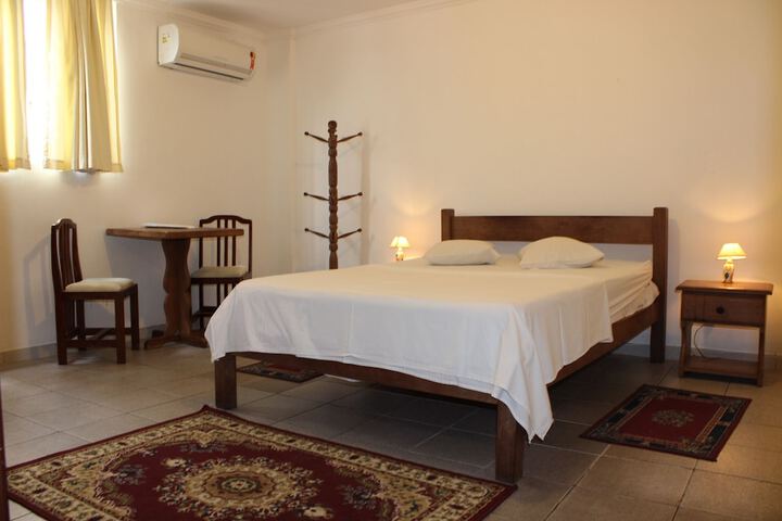 Room 13 of 40
