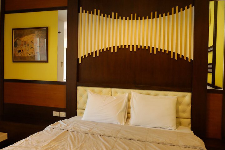 Room 17 of 25
