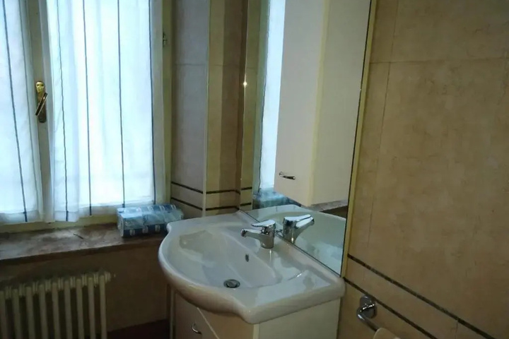 Room 4 of 4