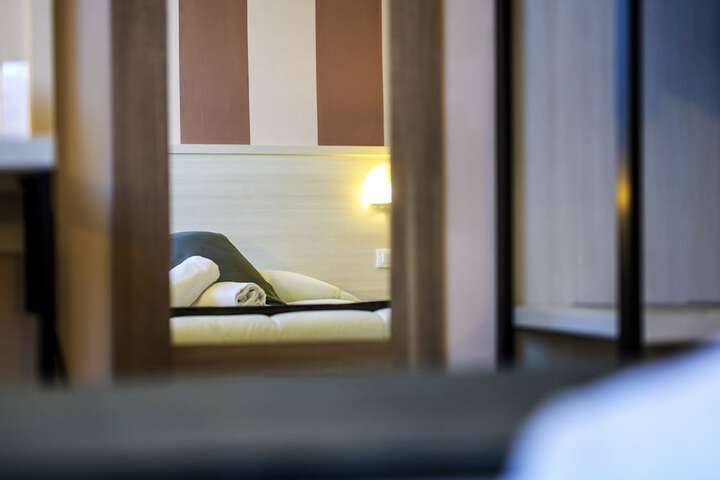 Room 25 of 87