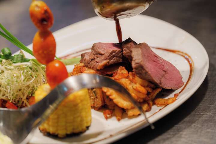 Dining 77 of 91