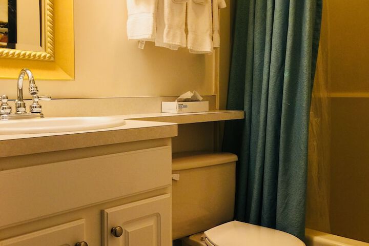Room 17 of 32