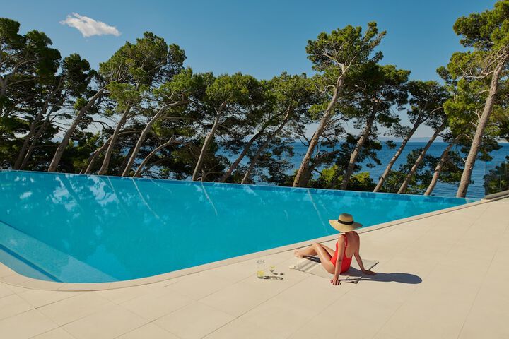 Pool 50 of 106