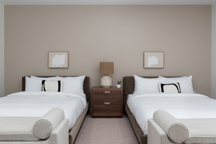 Standard Double Room 2 Queen Beds Self Check in with Virtual Front Desk (4 of 7)
